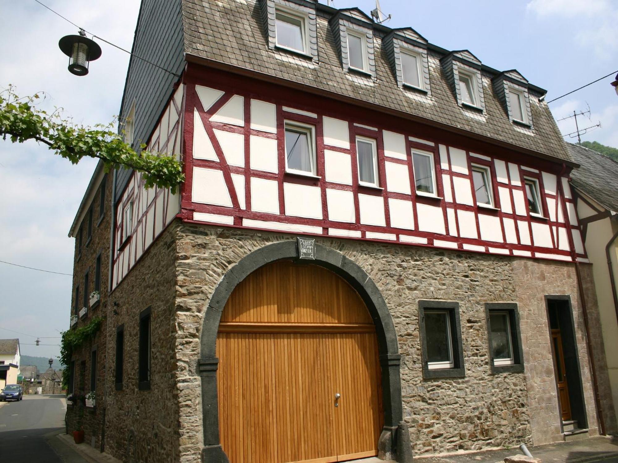A Modern Holiday Home By The River Mosel Moselkern Buitenkant foto
